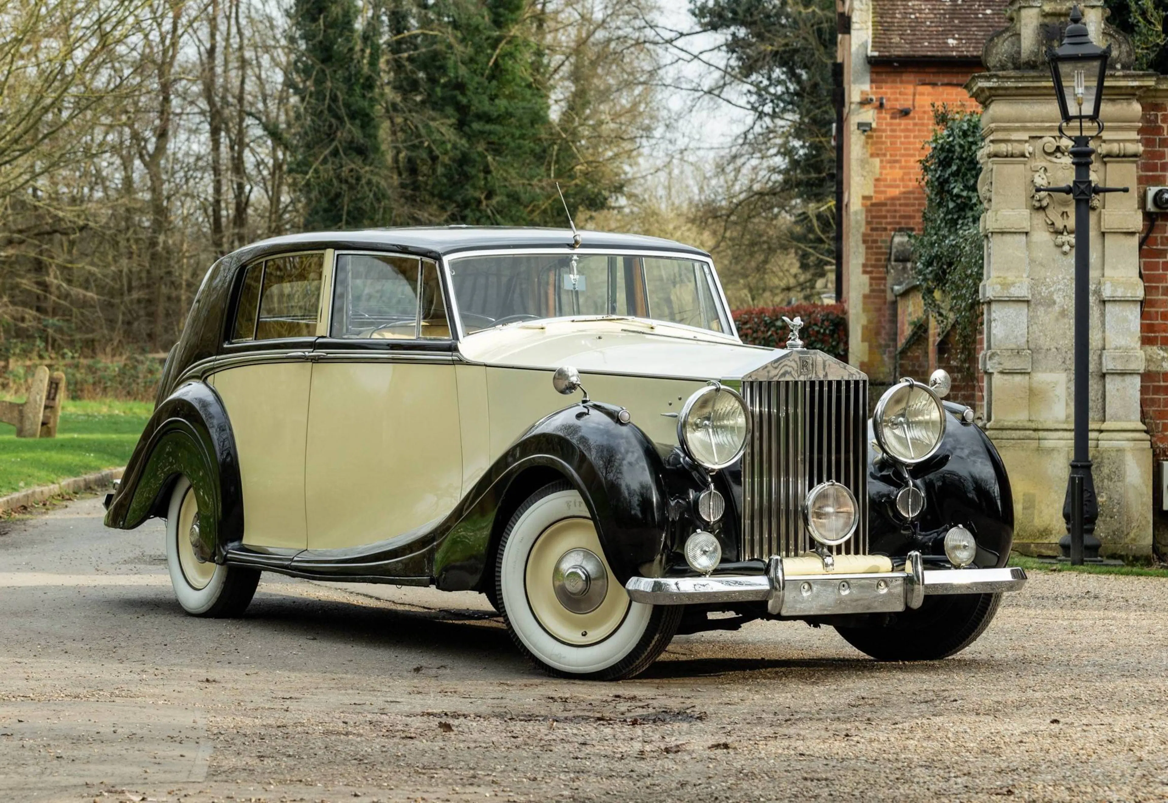 1947 Rolls-Royce Silver Wraith VIN WZB14 | Hagerty Valuation Tools®